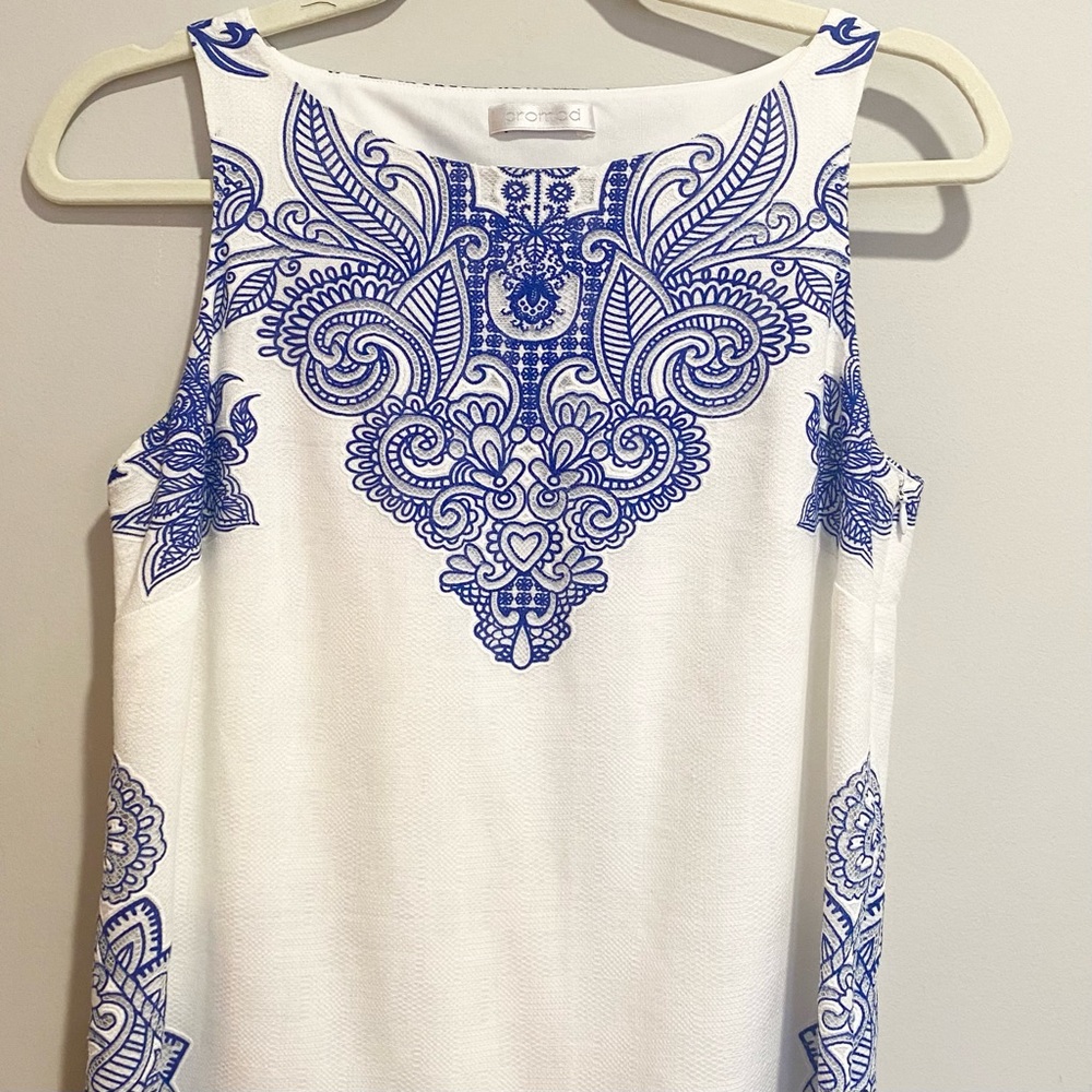 Promod French boutique white summer shift dress with blue embroidery - Picture 5 of 8